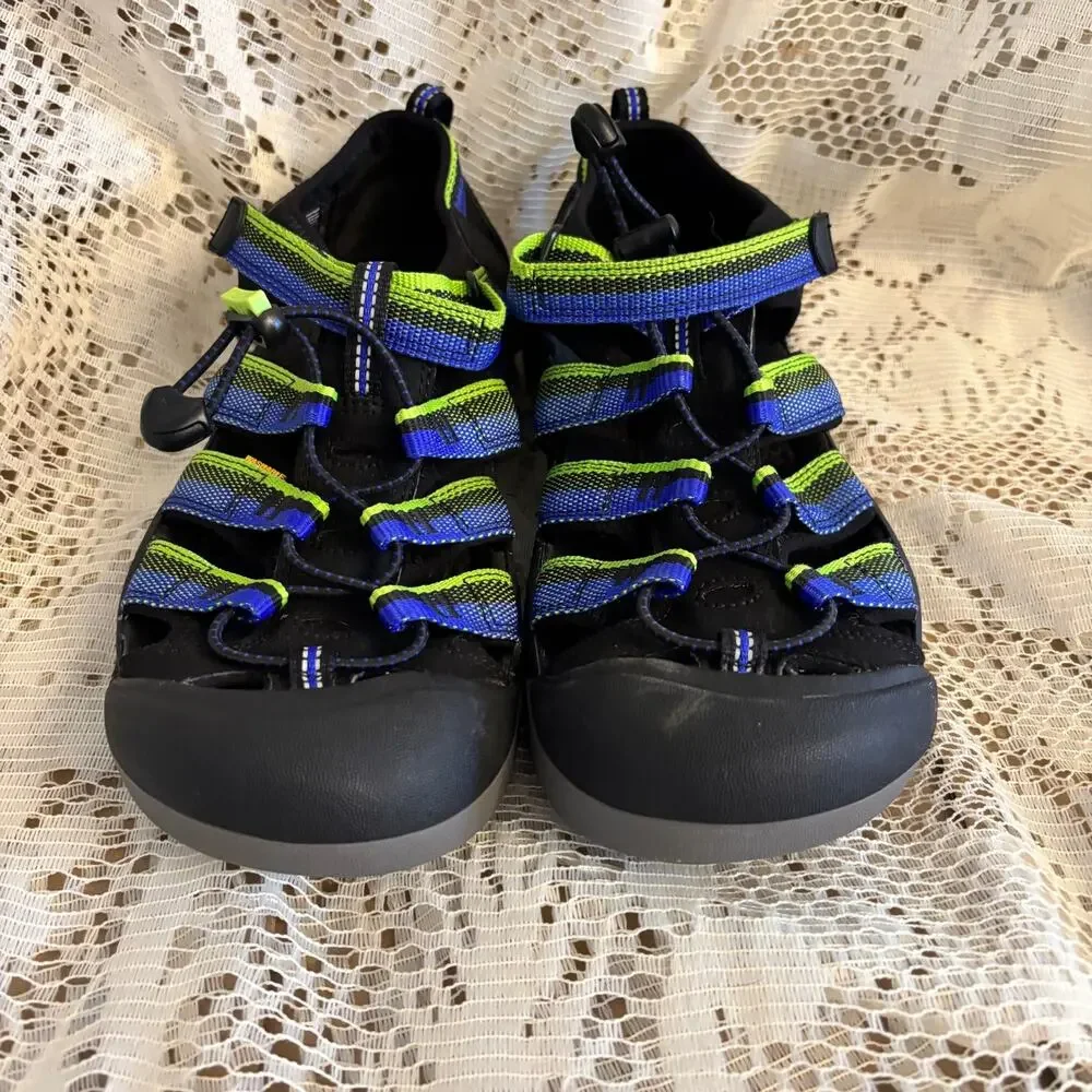 Keen Newport H2 Boy's Youth Size 7 Sandals